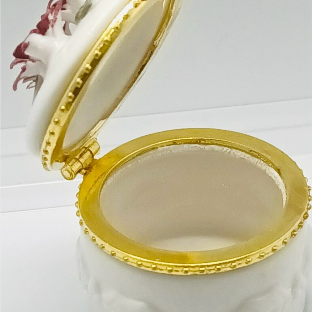 Vintage Ceramic Trinket Box Flowers on Top and Gold Accents Limited Edition NWOT - Picture 3 of 4